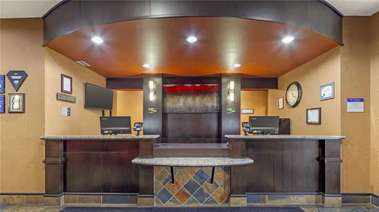 <b>Best Western Bonnyville Inn & Suites Lobby</b>. Images powered by <a href="https://iceportal.shijigroup.com/" title="IcePortal" target="_blank">IcePortal</a>.