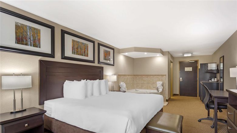 <b>Best Western Bonnyville Inn & Suites Suite</b>. Images powered by <a href="https://iceportal.shijigroup.com/" title="IcePortal" target="_blank">IcePortal</a>.