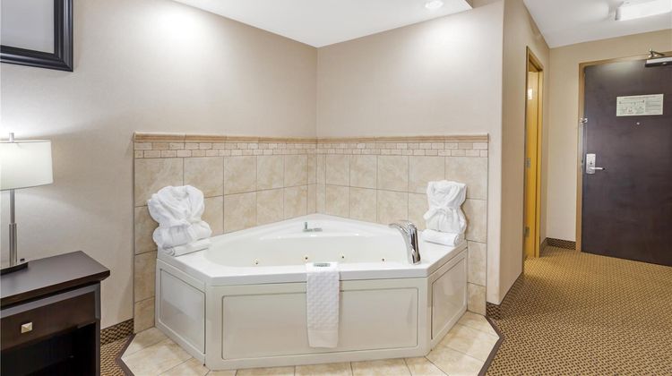 Best Western Bonnyville Inn & Suites Suite