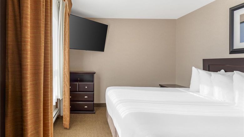 <b>Best Western Bonnyville Inn & Suites Suite</b>. Images powered by <a href="https://iceportal.shijigroup.com/" title="IcePortal" target="_blank">IcePortal</a>.