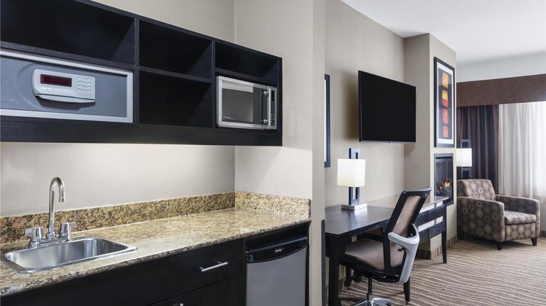 <b>Best Western Premier Freeport Inn/Stes Room</b>. Images powered by <a href="https://iceportal.shijigroup.com/" title="IcePortal" target="_blank">IcePortal</a>.
