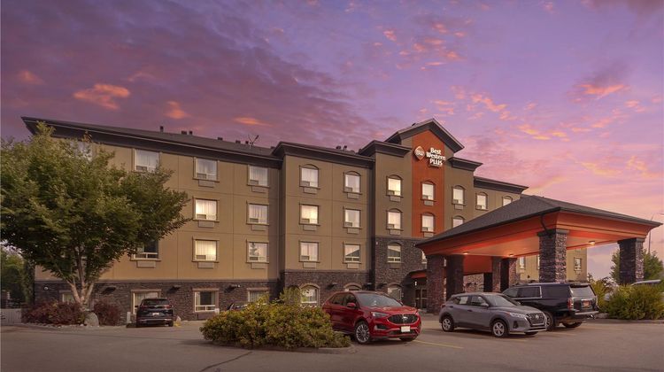 Best Western Plus The Inn at St. Albert Exterior