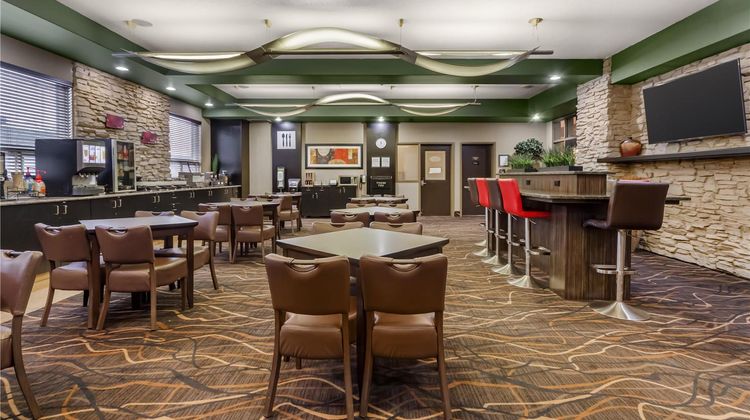 Best Western Plus The Inn at St. Albert Restaurant