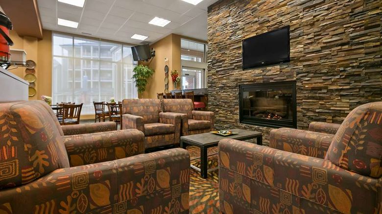 <b>Best Western Plus Chateau Sylvan Lake Lobby</b>. Images powered by <a href="https://iceportal.shijigroup.com/" title="IcePortal" target="_blank">IcePortal</a>.