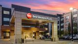 Best Western Plus Sawridge Suites Exterior