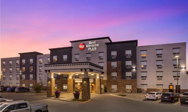 Best Western Plus Service Inn & Suites Exterior