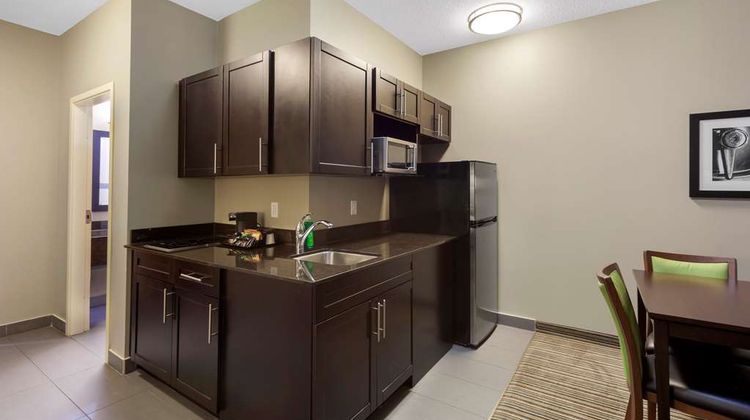Best Western Plus Fort Saskatchewan Inn Room