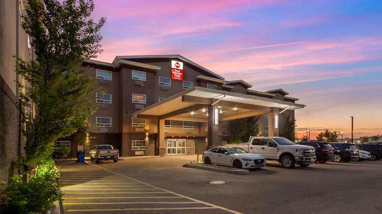 Best Western Plus Fort Saskatchewan Inn Exterior