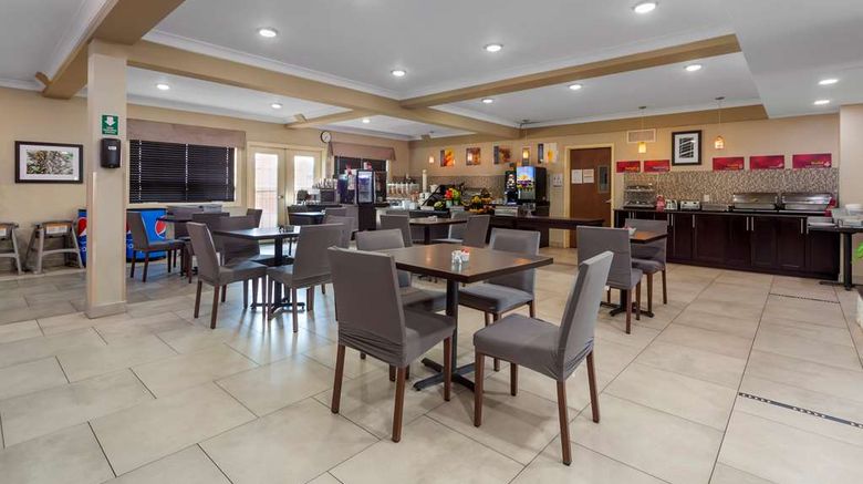 <b>Best Western Plus Fort Saskatchewan Inn Restaurant</b>. Images powered by <a href="https://iceportal.shijigroup.com/" title="IcePortal" target="_blank">IcePortal</a>.