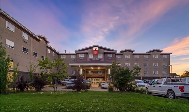 Best Western Plus Fort Saskatchewan Inn Exterior