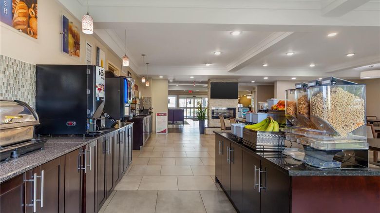 <b>Best Western Plus Fort Saskatchewan Inn Restaurant</b>. Images powered by <a href="https://iceportal.shijigroup.com/" title="IcePortal" target="_blank">IcePortal</a>.