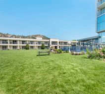 Best Western Plus Kelowna Hotel & Suites Exterior