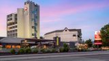 Best Western Plus Kelowna Hotel & Suites Exterior