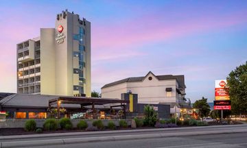 Best Western Plus Kelowna Hotel & Suites