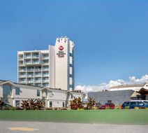 Best Western Plus Kelowna Hotel & Suites Exterior