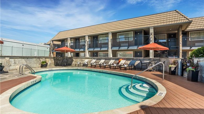 <b>Best Western Plus Burnaby Hotel Pool</b>. Images powered by <a href="https://iceportal.shijigroup.com/" title="IcePortal" target="_blank">IcePortal</a>.