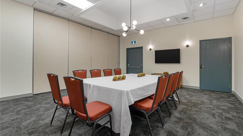 <b>Best Western Plus Burnaby Hotel Meeting</b>. Images powered by <a href="https://iceportal.shijigroup.com/" title="IcePortal" target="_blank">IcePortal</a>.