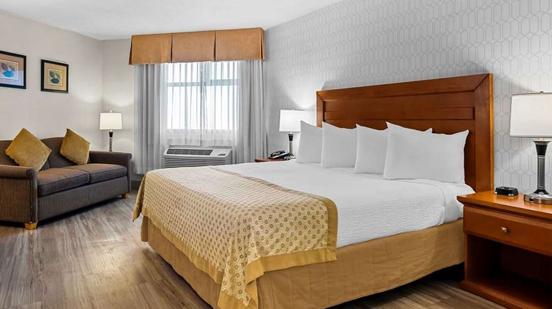 <b>Best Western Plus Langley Inn Suite</b>. Images powered by <a href="https://iceportal.shijigroup.com/" title="IcePortal" target="_blank">IcePortal</a>.