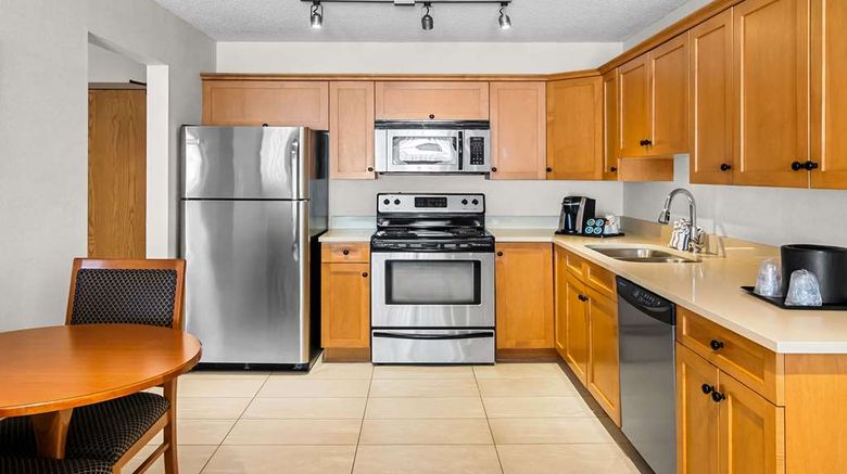 <b>Best Western Plus Langley Inn Suite</b>. Images powered by <a href="https://iceportal.shijigroup.com/" title="IcePortal" target="_blank">IcePortal</a>.