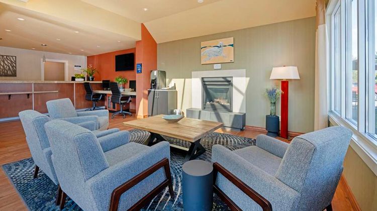 Best Western Plus Emerald Isle Hotel Lobby