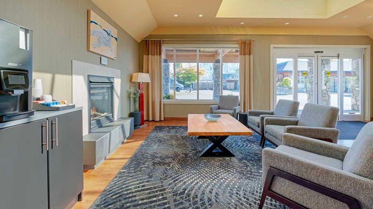 Best Western Plus Emerald Isle Hotel Lobby