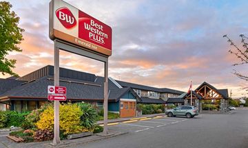 Best Western Plus Emerald Isle Hotel
