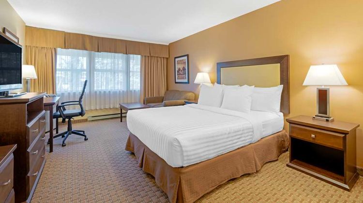 Best Western Plus Emerald Isle Hotel Room