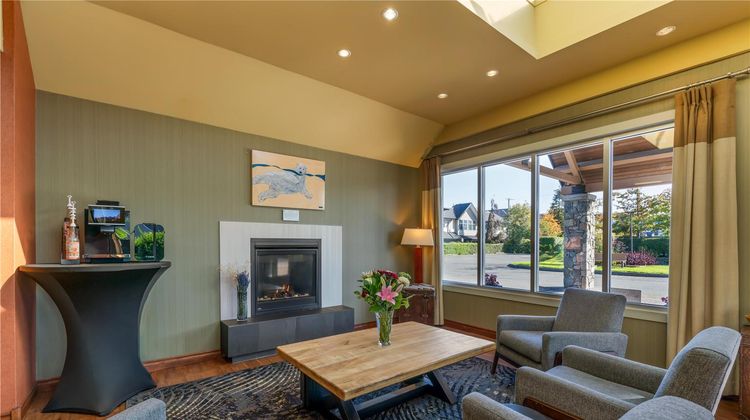 Best Western Plus Emerald Isle Hotel Lobby