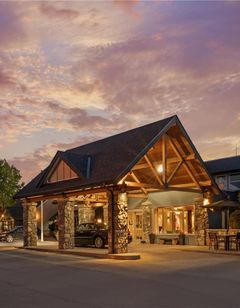 Best Western Plus Emerald Isle Hotel