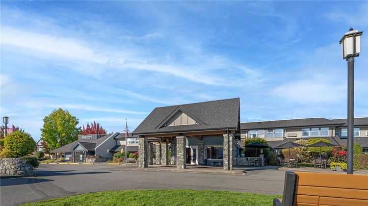Best Western Plus Emerald Isle Hotel Exterior