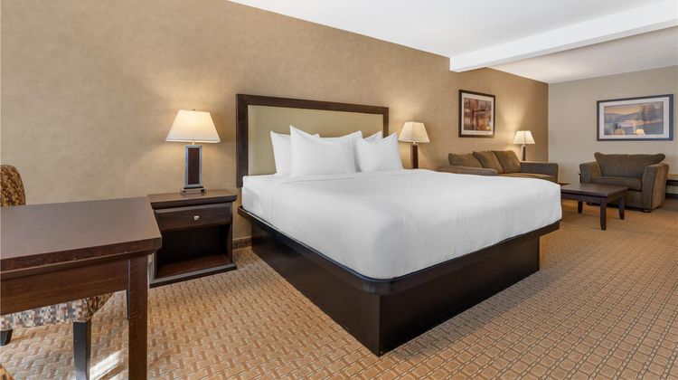 Best Western Plus Emerald Isle Hotel Room