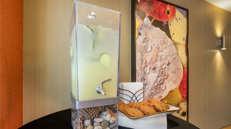 Best Western Plus Emerald Isle Hotel Lobby