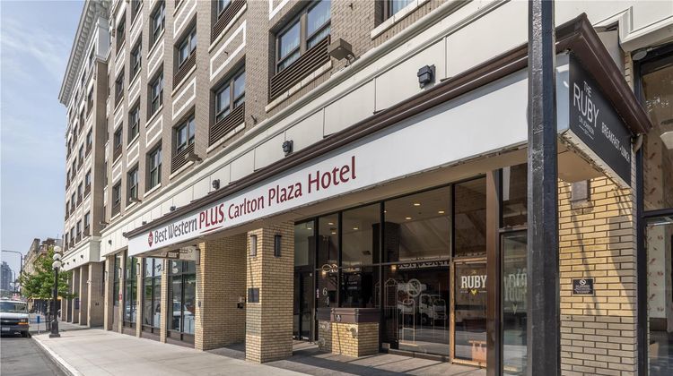 Best Western Plus Carlton Plaza Hotel Exterior