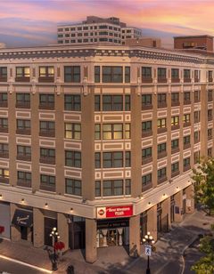 Best Western Plus Carlton Plaza Hotel