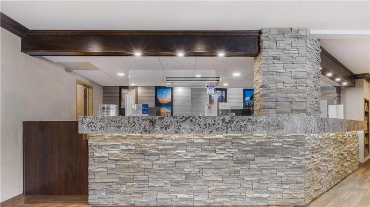 Best Western Plus Country Meadows Inn Lobby