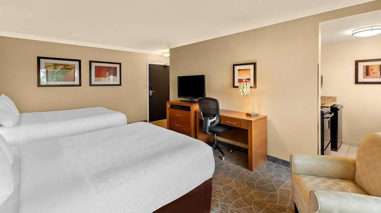 <b>Best Western Plus Inner Harbour Room</b>. Images powered by <a href="https://iceportal.shijigroup.com/" title="IcePortal" target="_blank">IcePortal</a>.