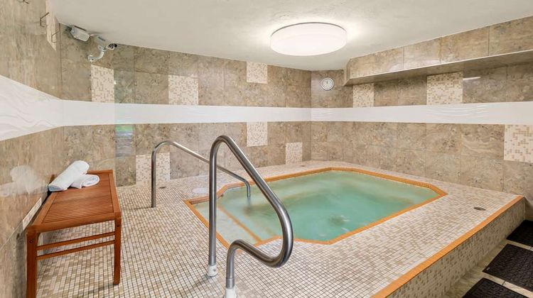 Best Western Plus Inner Harbour Pool