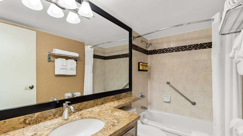 <b>Best Western Plus Inner Harbour Room</b>. Images powered by <a href="https://iceportal.shijigroup.com/" title="IcePortal" target="_blank">IcePortal</a>.