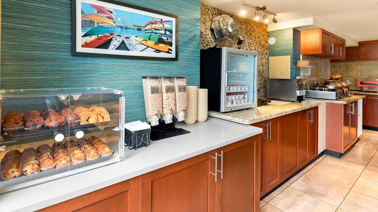 Best Western Plus Inner Harbour Restaurant