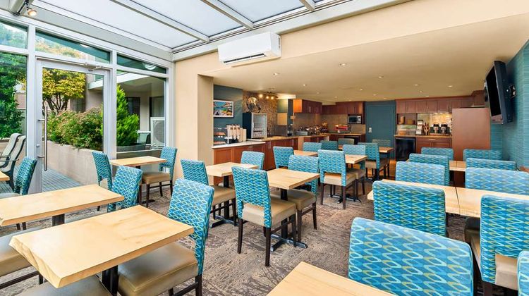 Best Western Plus Inner Harbour Restaurant