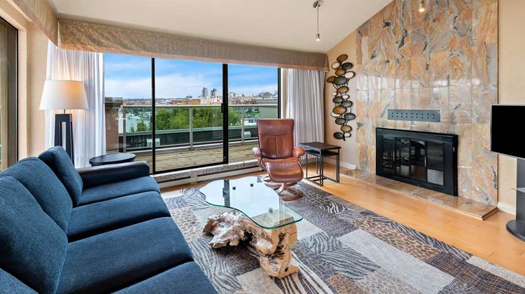 Best Western Plus Inner Harbour Suite