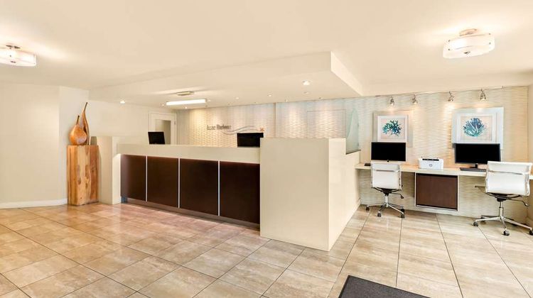 Best Western Plus Inner Harbour Lobby