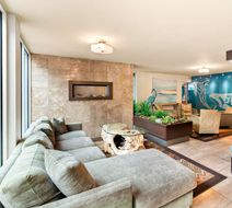 Best Western Plus Inner Harbour Lobby
