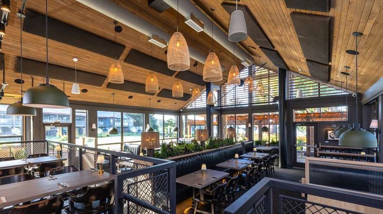<b>Best Western Tin Wis Resort Lodge Restaurant</b>. Images powered by <a href="https://iceportal.shijigroup.com/" title="IcePortal" target="_blank">IcePortal</a>.