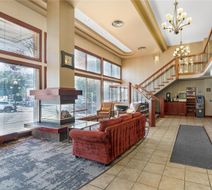 Best Western Plus Baker Street Inn Lobby