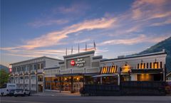 Best Western Plus Baker Street Inn