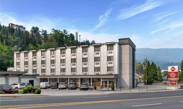 Best Western Plus Columbia River Hotel