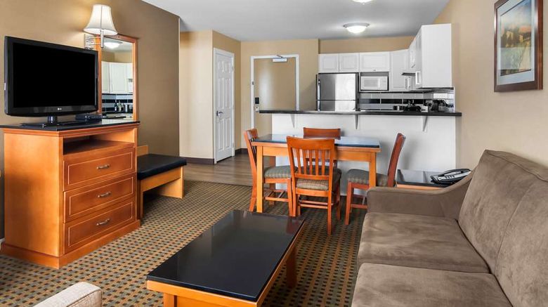 <b>Best Western Plus Sunrise Inn Room</b>. Images powered by <a href="https://iceportal.shijigroup.com/" title="IcePortal" target="_blank">IcePortal</a>.