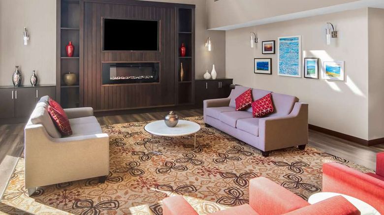 <b>Best Western Plus Sunrise Inn Lobby</b>. Images powered by <a href="https://iceportal.shijigroup.com/" title="IcePortal" target="_blank">IcePortal</a>.