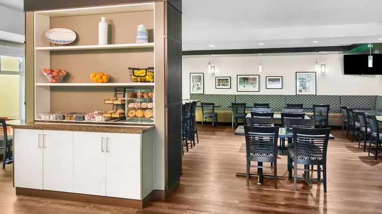 <b>Best Western Plus Sunrise Inn Restaurant</b>. Images powered by <a href="https://iceportal.shijigroup.com/" title="IcePortal" target="_blank">IcePortal</a>.